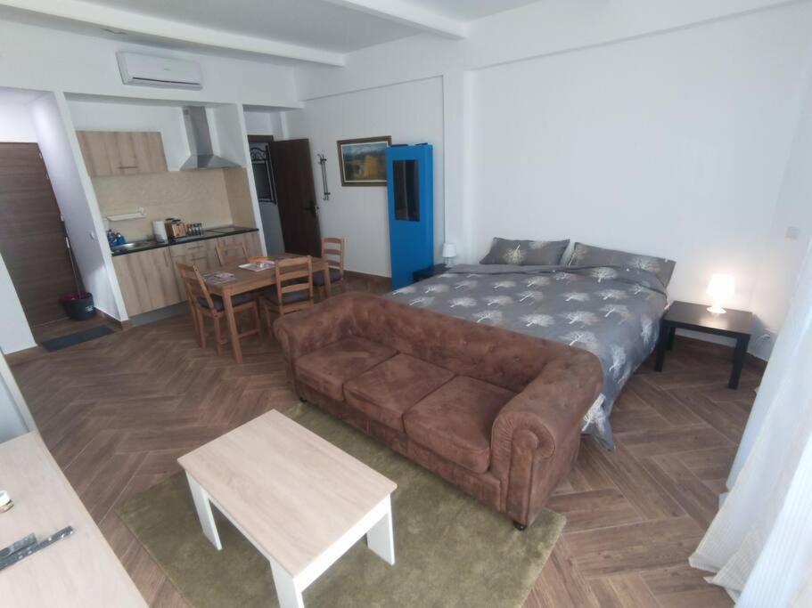 Mini Loft Apartment Becerril de la Sierra Ngoại thất bức ảnh